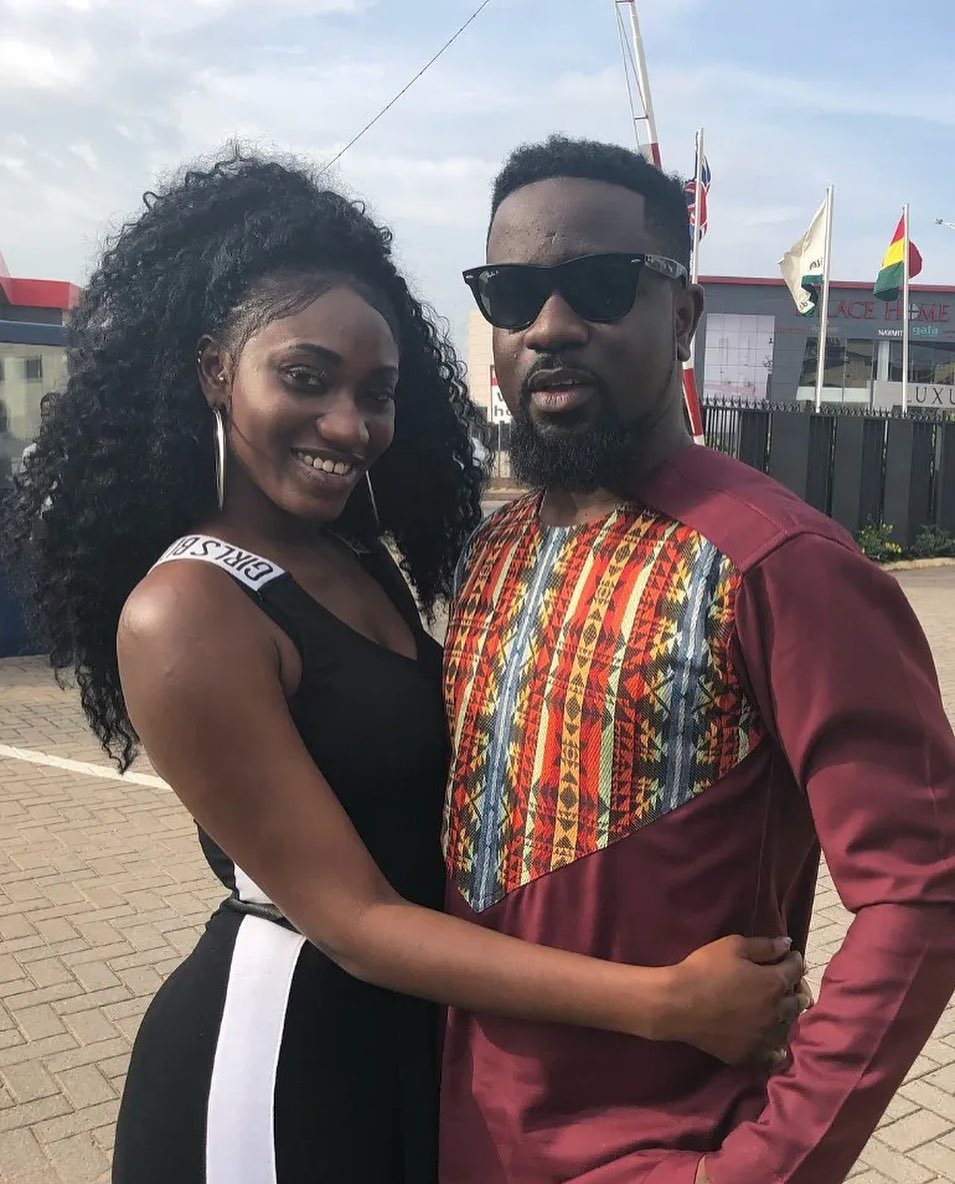 Wendy Shay Comes Through For Sarkodie