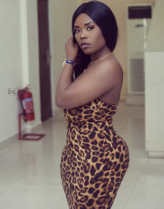Delay Drag Afia Schwar In A New Video
