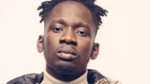 Mr Eazi Provides Scholarships For 1000 Students in Navrongo