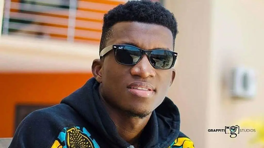 kofi-kinaata
