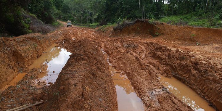 Cocoa farmers disappointed over discontinued road projects