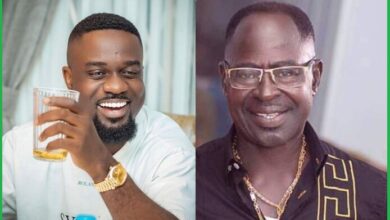 I’m grateful to share a song with legendary Amakye Dede – Sarkodie