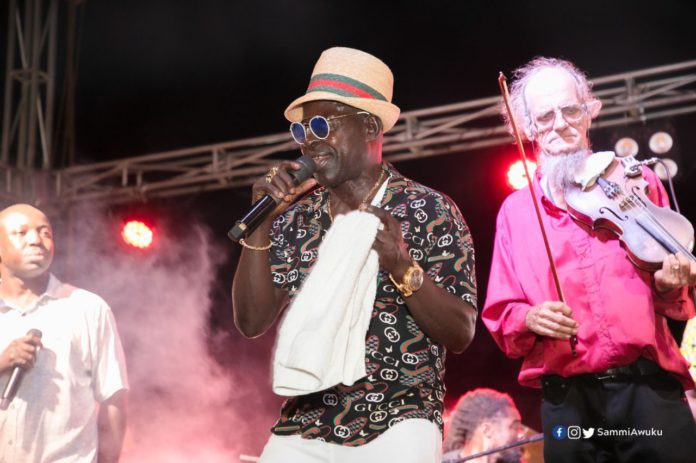 Amakye Dede shuts down London with epic performance