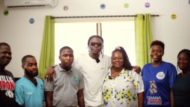 Stonebwoy surprises die-hard autistic fan