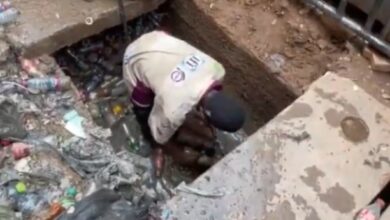 Thief forced to distill choked gutters with bare hands