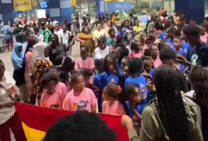 Afronita and Abigail receive rousing welcome in Ghana