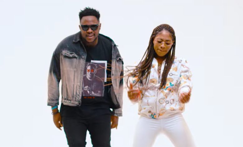Eazzy flaunts Medikal in new video