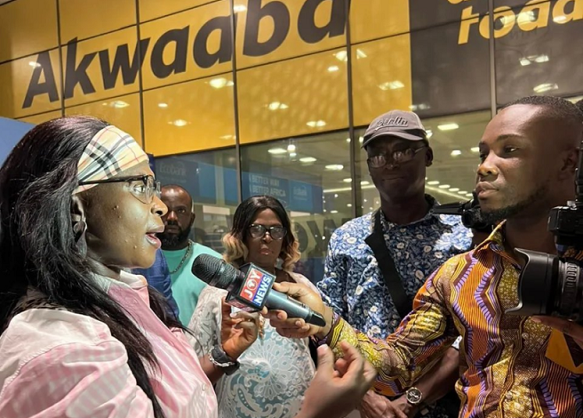 Esther Smith arrives in Ghana ahead of mega concert