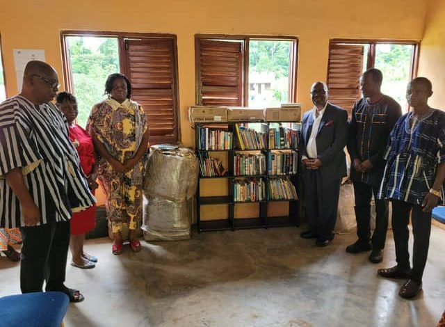 Akropong Anglican JHS receives library books